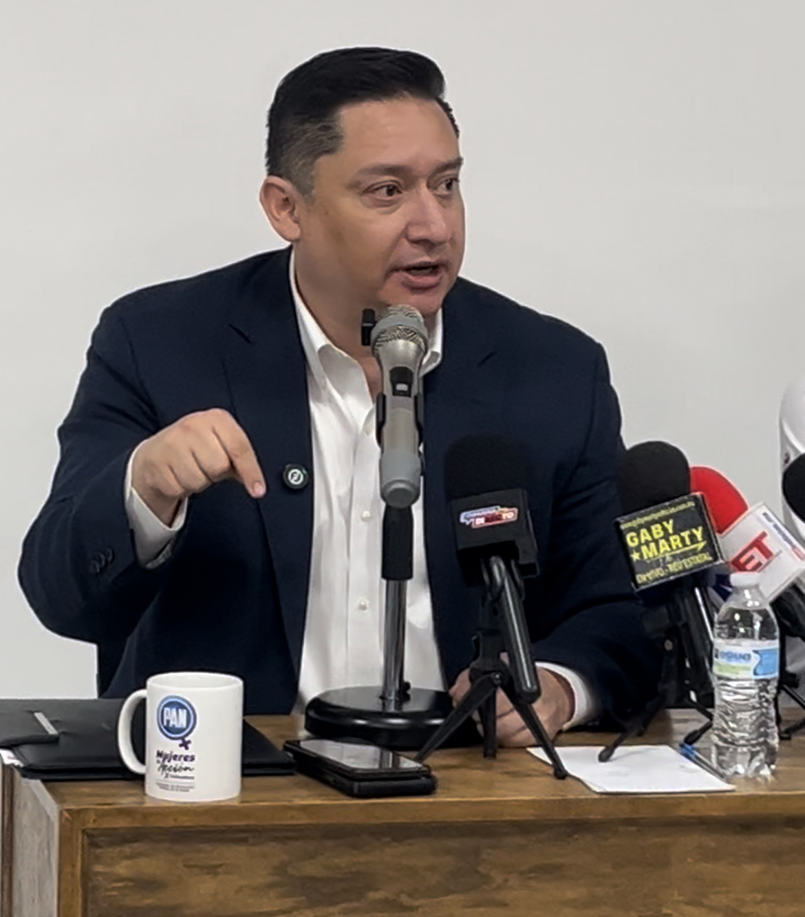 Que dejen de hacerle al tío Lolo: Chávez a Estrada por crédito para obra del poniente 5