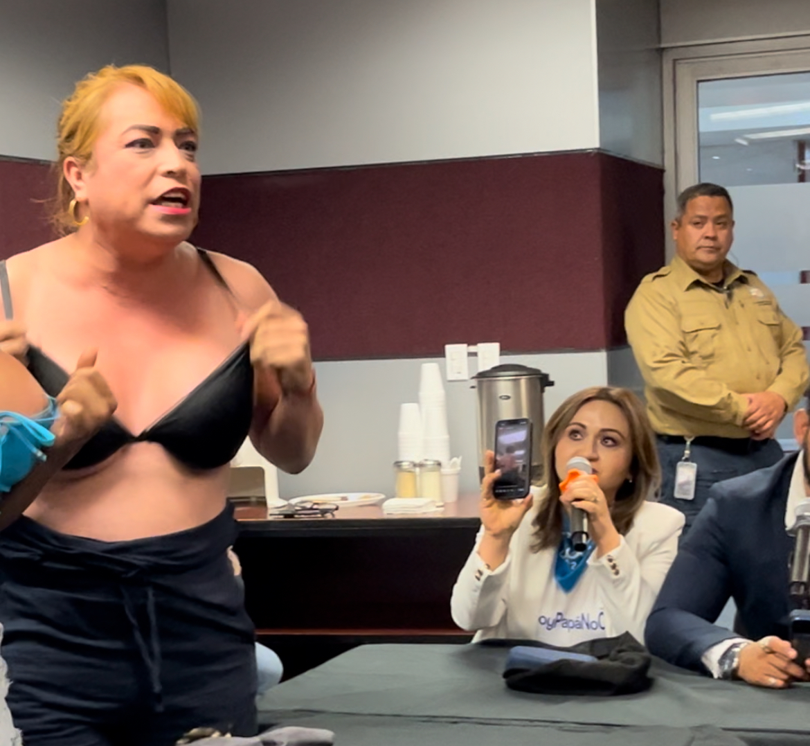 Muestran mujeres trans a las señoras Raúl y Odeb como es una verdadera transición