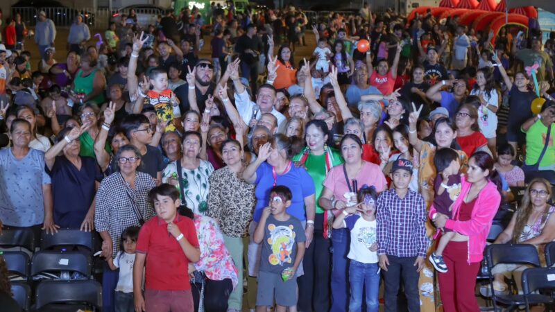 Más de 850 vecinos conviven con César Jáuregui en Fiesta Mexicana de Camino Real