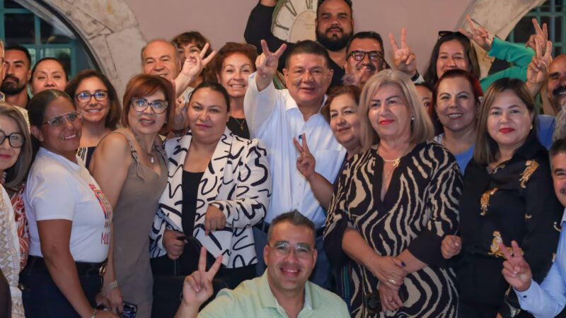 César Jáuregui se reúne con maestros de Chihuahua; destaca la importancia del magisterio para la ciudad