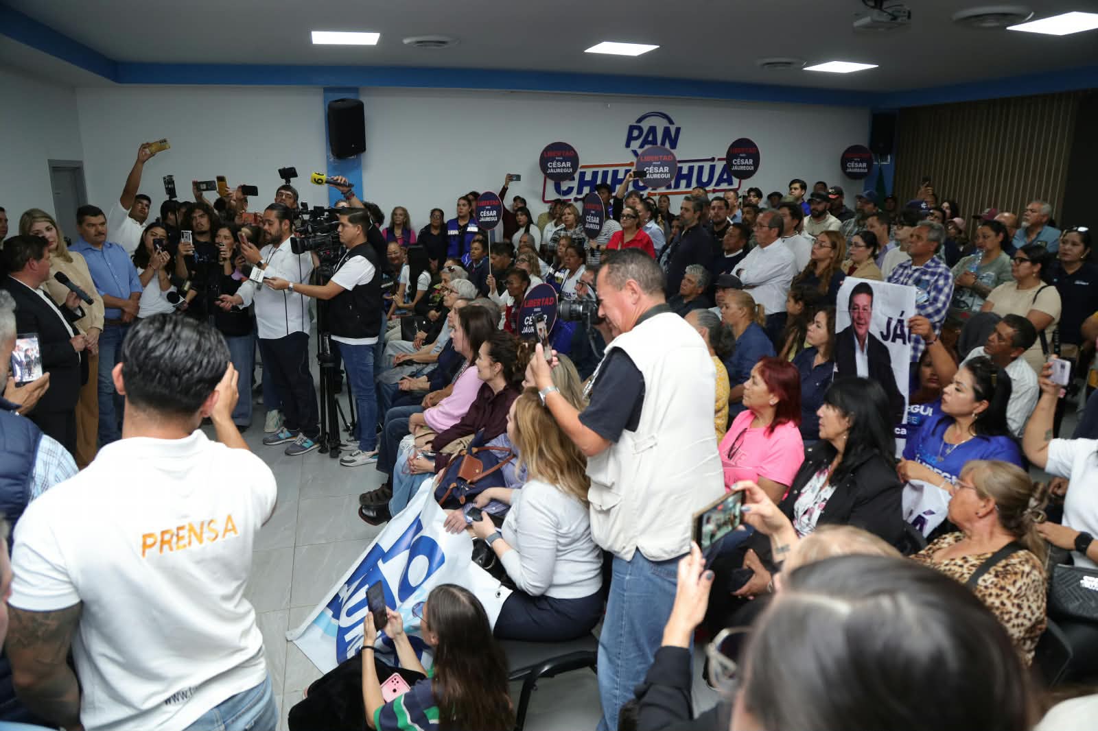 Exigen panistas a dirigencias estatal y nacional defender con firmeza a César Jáuregui