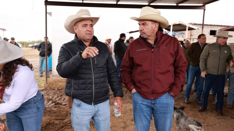 Recorre Cruz Pérez Cuéllar el sur de Chihuahua; escucha demandas del campo, la educación y el desarrollo regional