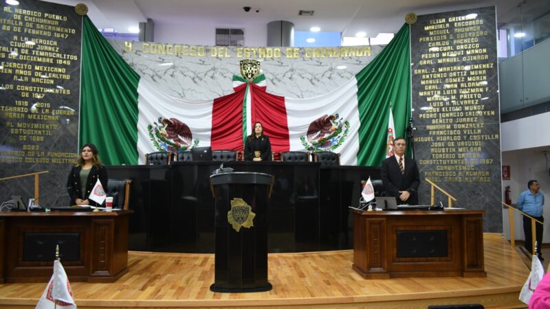 Guarda Congreso un minuto de silencio en memoria de Cuauhtémoc Cardenas