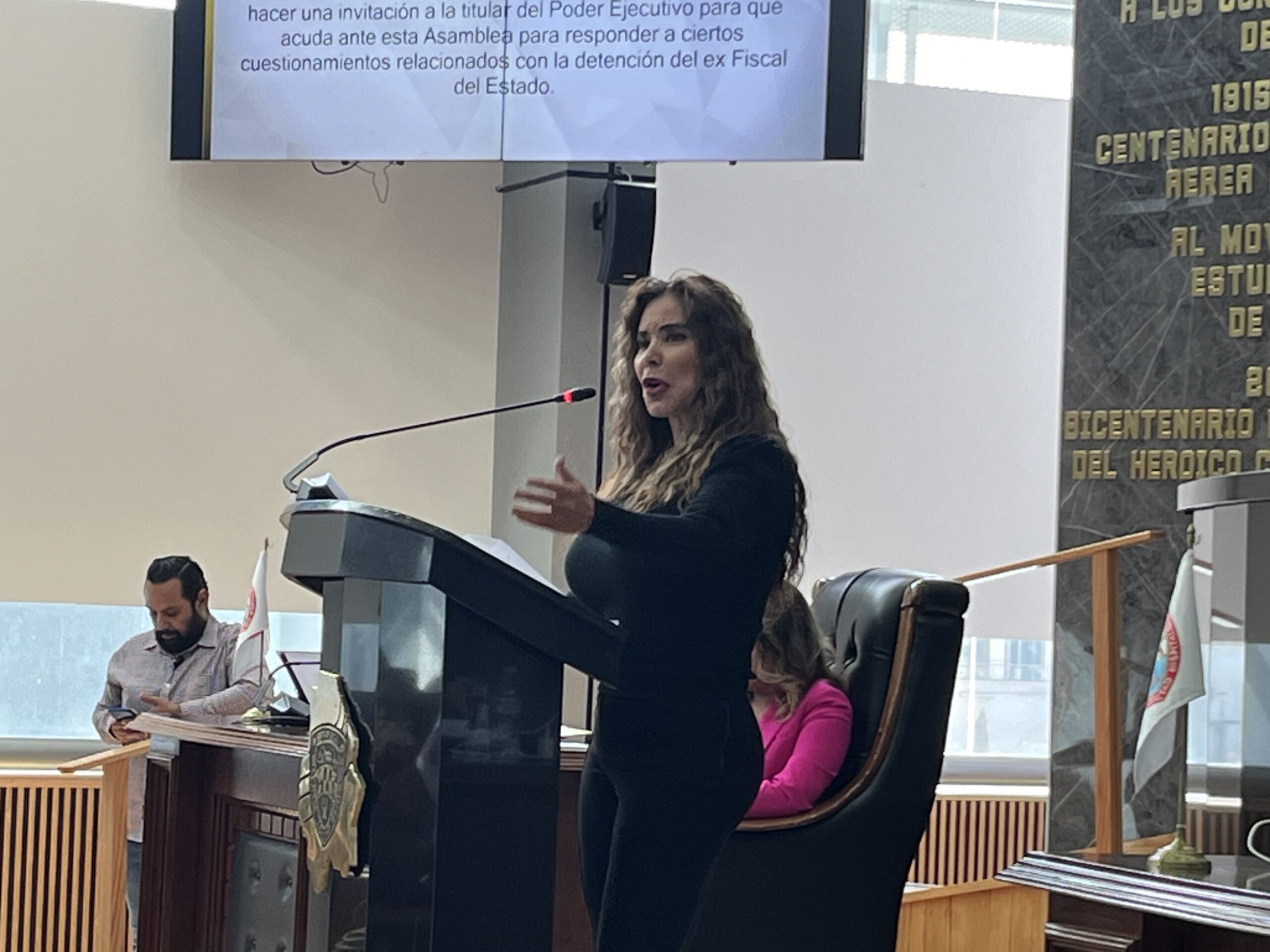 Busca Morena comparecencia de Maru Campos al Congreso