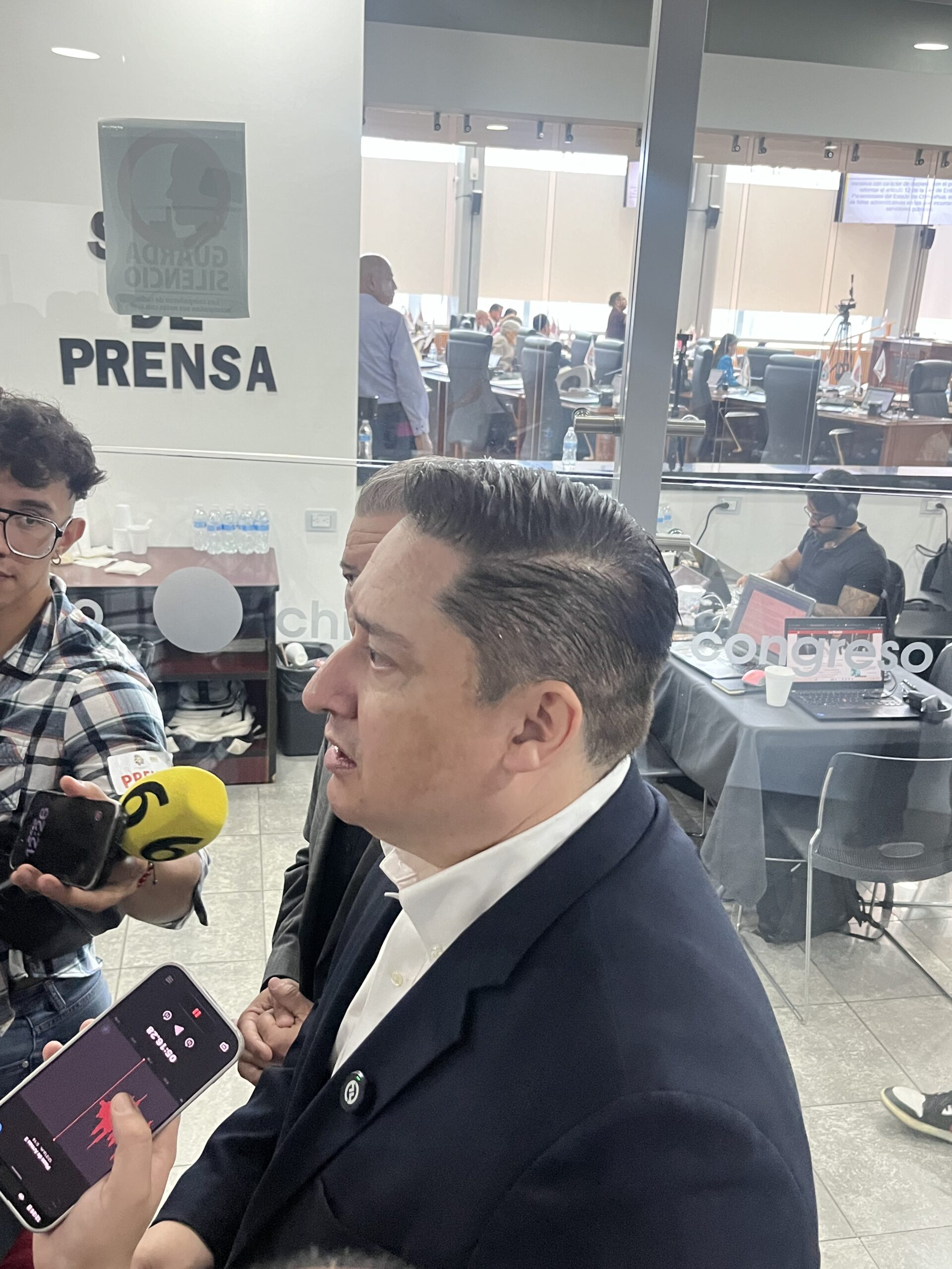 Que saquen al resto de corruptos del INE: Chávez